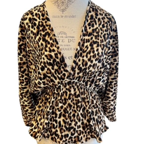RENEE C. Women's Leopard Print Top - Medium - NWT - Picture 2 of 5